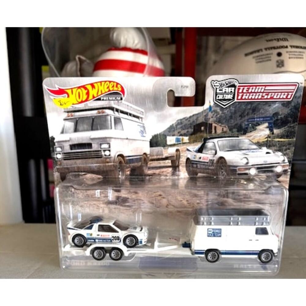 Hot Wheels Premium Car Culture Team Transport Ford RS200 Rally Van Race Team